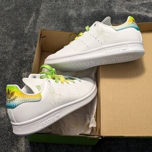 Disney Adidas Stan Smith sz 4.5y